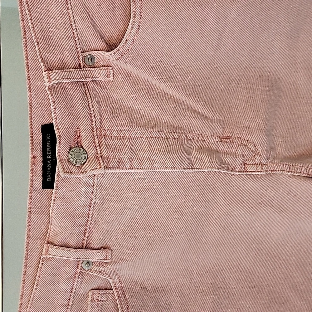 Banana Republic Pink Girlfriend Jean Shorts with Frayed Hem NWOT sz 8 - Picture 3 of 5